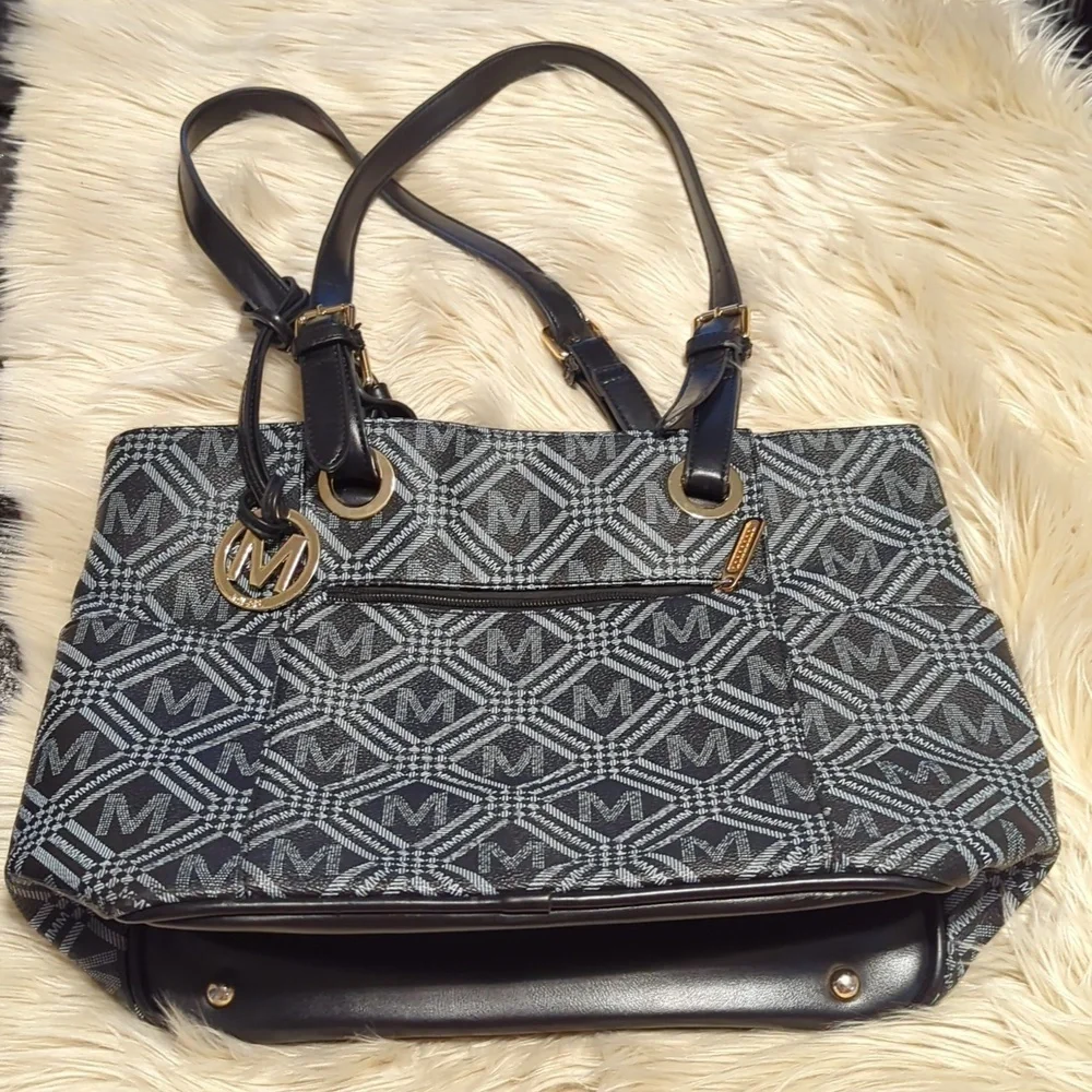 Milan "M" purse bag - Picture 2 of 6